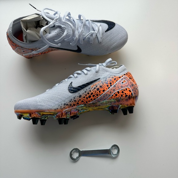 Nike Zoom Mercurial Vapor 16 Elite Soft Ground Pro ‘Electric Pack’ Cleats - Picture 5 of 12